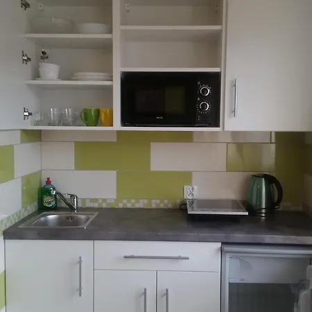 Willa Cyprys - Pokoje I Apartamenty - Aneksy - Klimatyzacja - Centrum