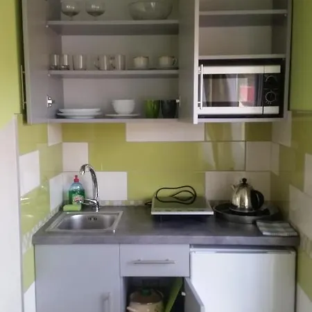 Willa Cyprys - Pokoje I Apartamenty - Aneksy - Klimatyzacja - Centrum