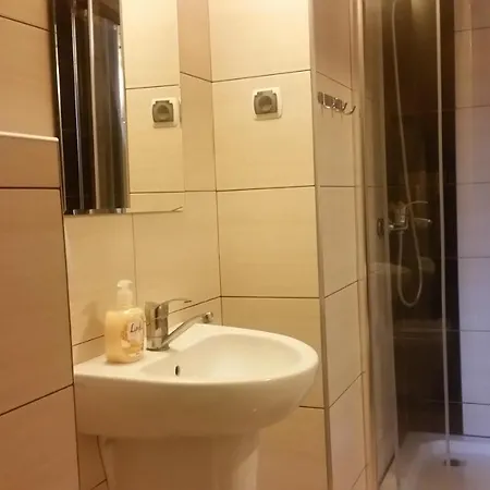 Homestay Willa Cyprys - Pokoje I Apartamenty - Aneksy - Klimatyzacja - Centrum *