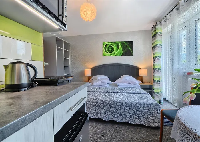 Cyprys - I Z Aneksami - Centrum * Visla